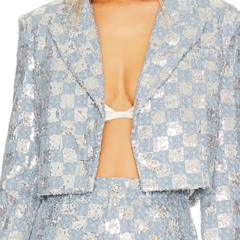 Line & dot sequence suit - Picture 3 of 15